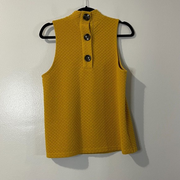 ERI + ALI Textured Sleeveless Large Button Tank Top / Mustard Yellow / Medium - Picture 5 of 6